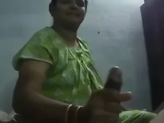 Flog SLIMY Handjob Indian Desi aunty tie the knot